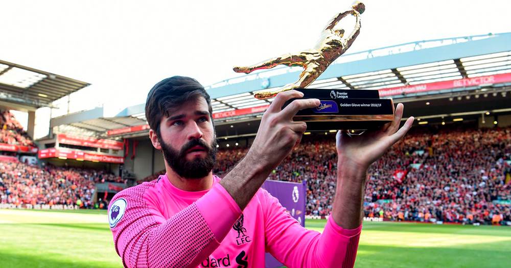 Alisson từng giành găng tay vàng vào năm 2020