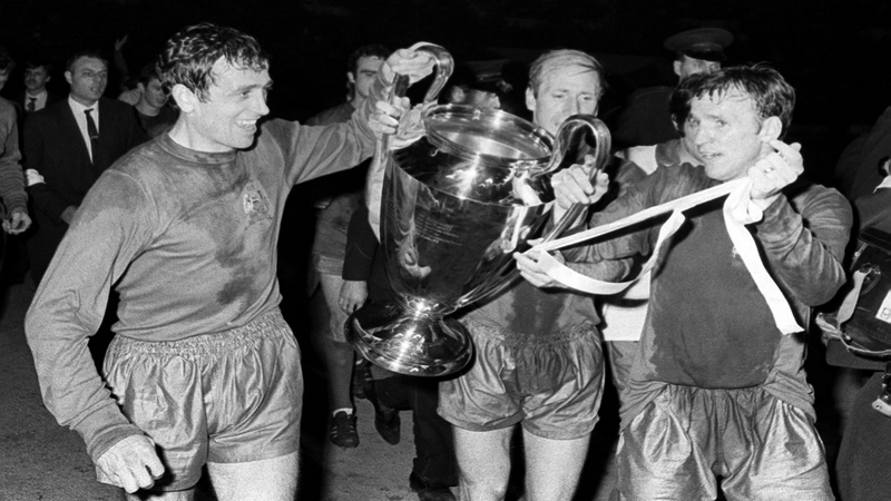 Manchester United là đội bóng đầu tiên tại Anh vô địch Champions League